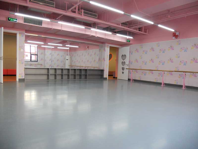 北京佳贝贝国际幼儿园塑胶地板