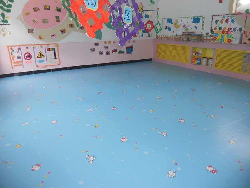 幼儿园地板安全问题关乎青少年健康