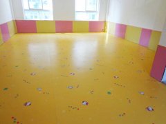 幼儿园地板安装_怎么铺