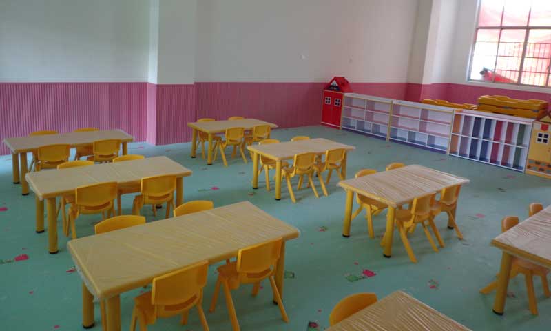 湖南省邵阳市邵东县八一幼儿园地板