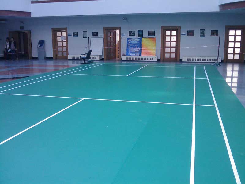 羽毛球塑胶地板怎样施工不易鼓包